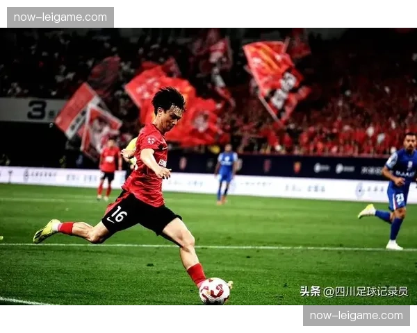 成都蓉城主场全胜强势领跑 客场稳定性成争冠关键变量